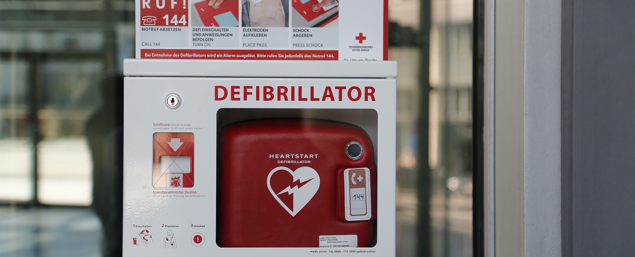 Defibrillator