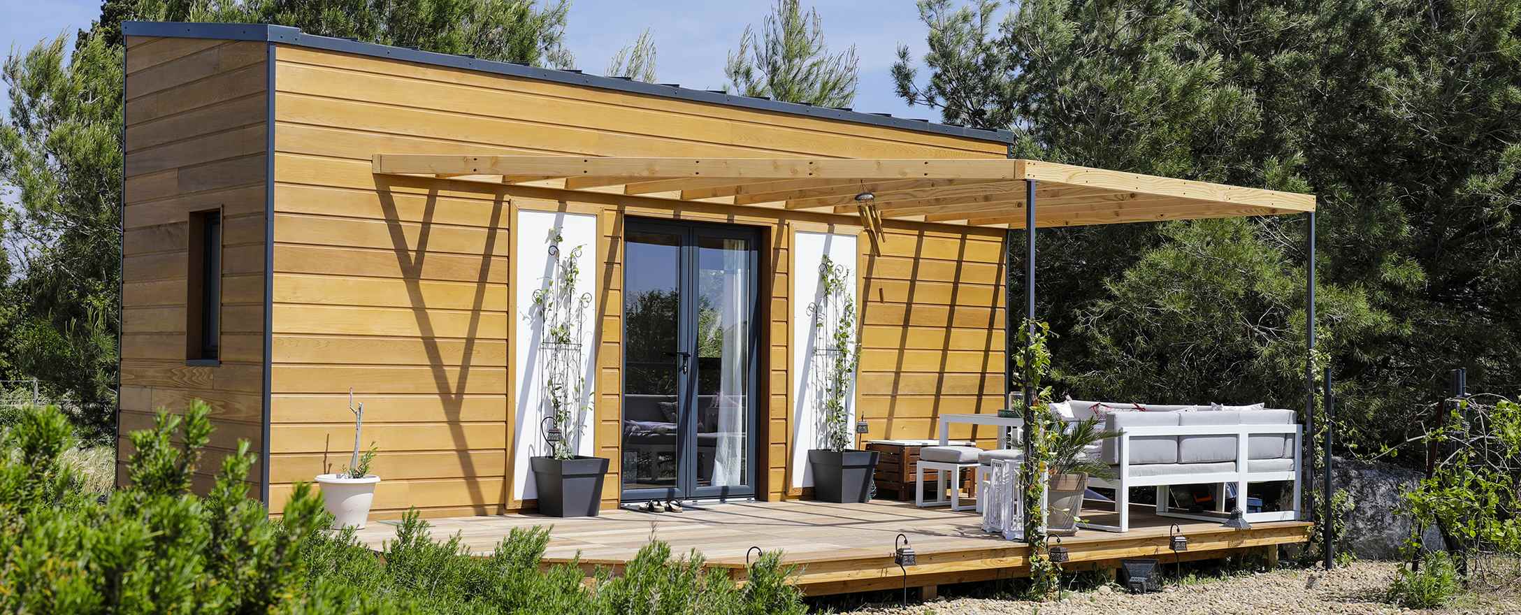 tiny house mit terrasse im gruenen